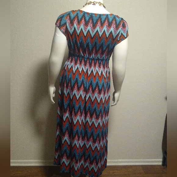 Relaxx Multicolored Short Sleeves Maxi Dress 3X - Picture 4 of 10